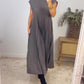 Sleeveless pleated simple solid colour dress